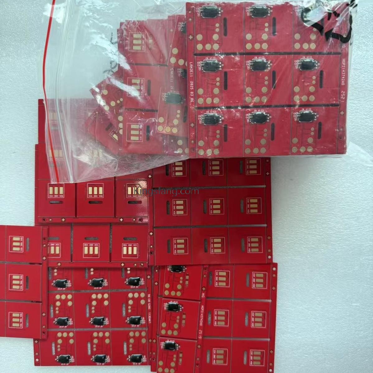 Como os chips RFID das impressoras CIJ ajudam a reduzir o tempo de inatividade e os erros de impressão?